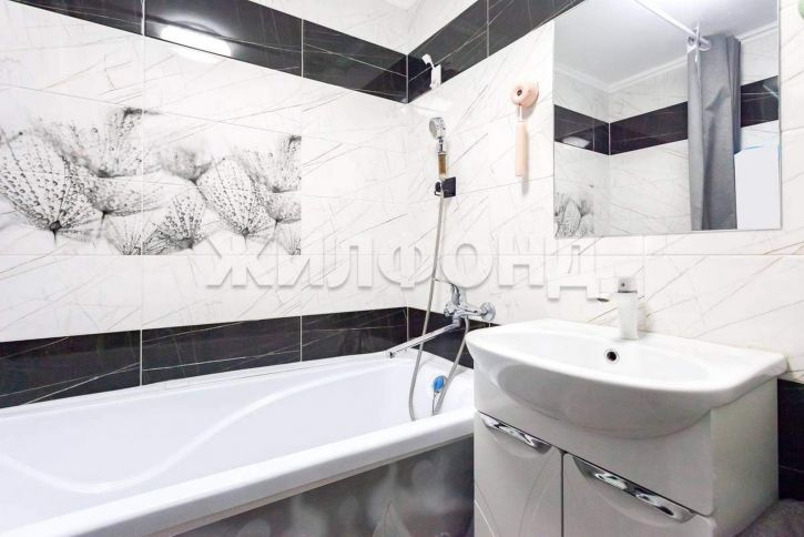 2-комн квартира М.Горького улица, д.1