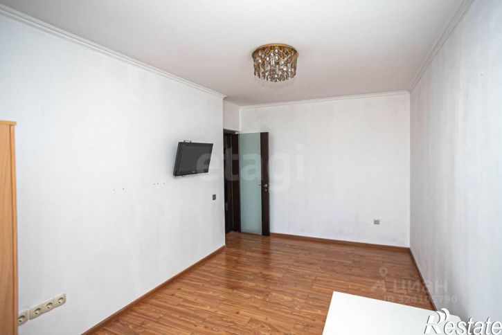 3-комн квартира ул О.Кошевого, 6,  д. 6