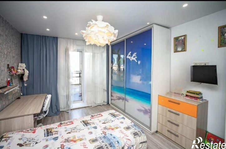 4-комн квартира ул Звездная, 10/1,  д. 10/1