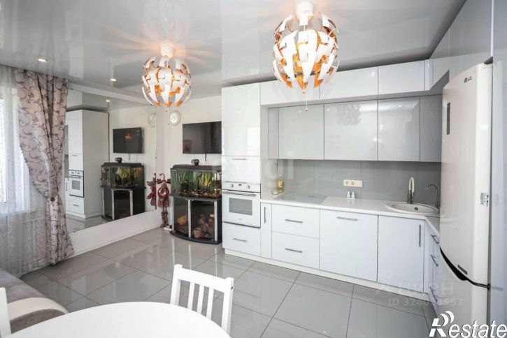 3-комн квартира ул Звездная, 10/1,  д. 10/1