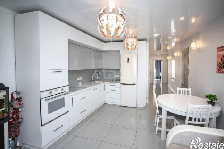 3-комн квартира ул Звездная, 10/1,  д. 10/1