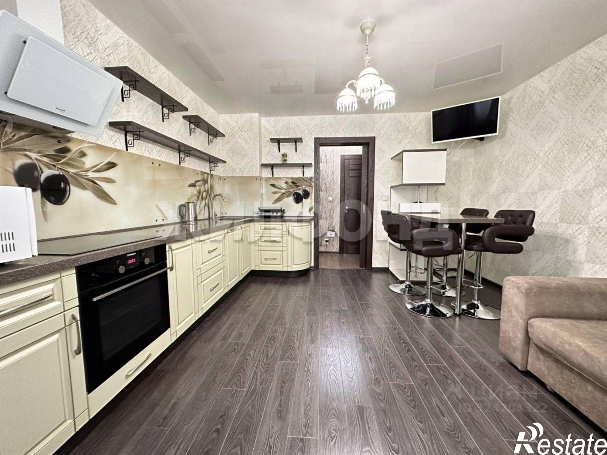 Купить квартиру за 10 000 000 рублей на Северный мкр, 2