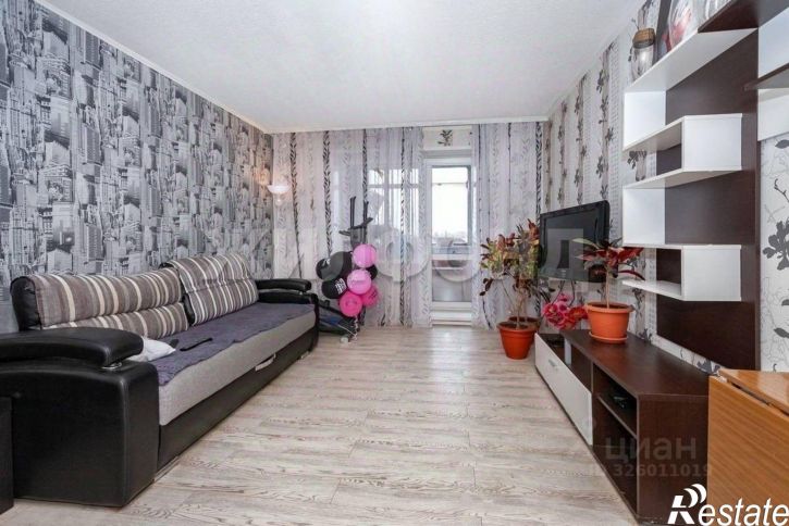 3-комн квартира ул Павлова, 8,  д. 8