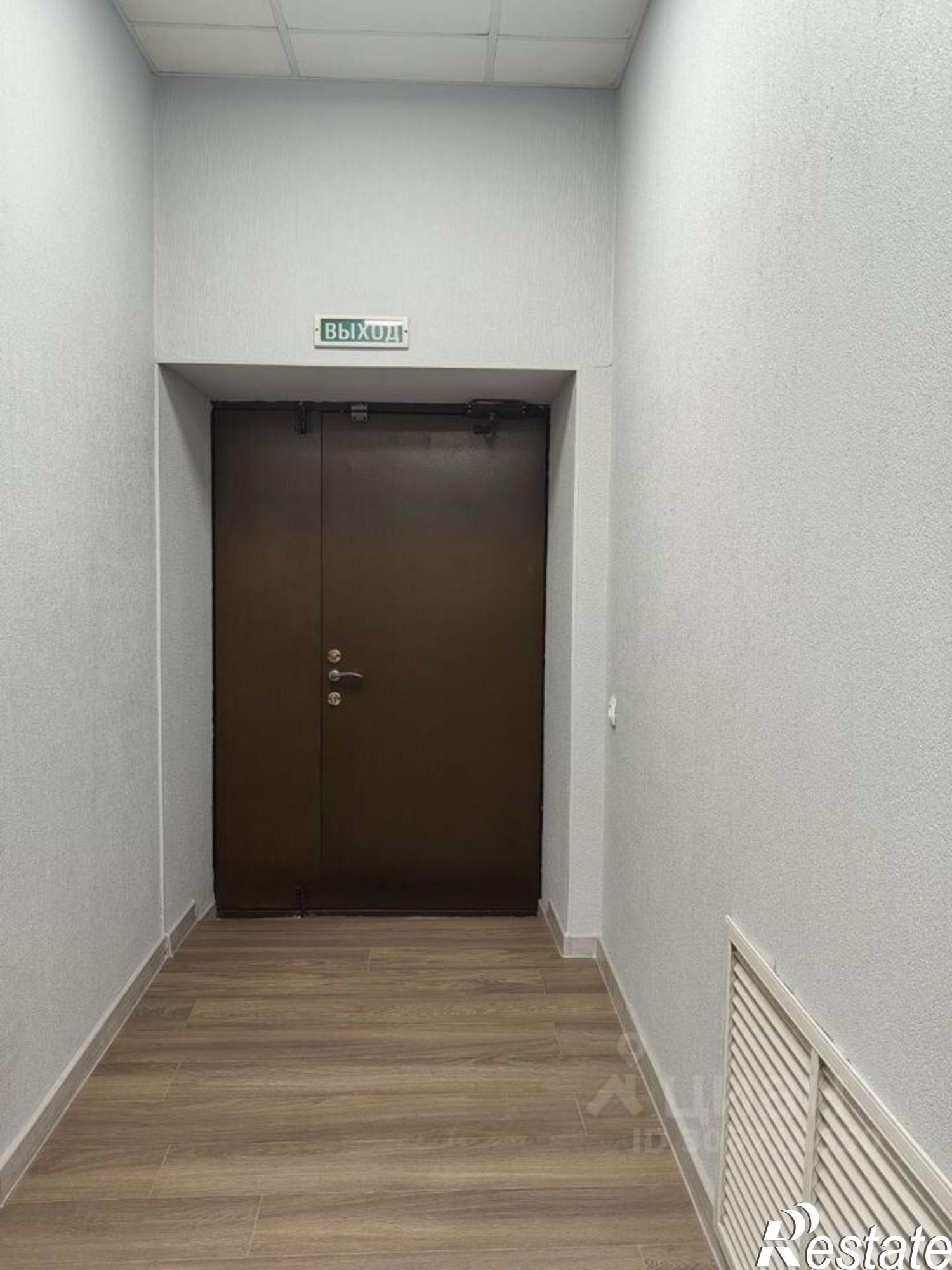 Купить офис, помещение под офис за 13 701 300 рублей на улица Попова, 1