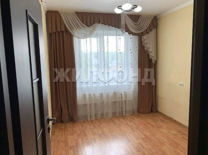 3-комн квартира Островского улица, д.77