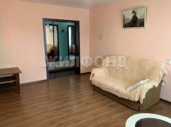 3-комн квартира Островского улица, д.77