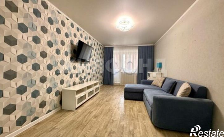 3-комн квартира ул Луговская, 100,  д. 100