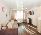 4-комн, 89кв м, этаж 8/9 ул М.Горького, 1