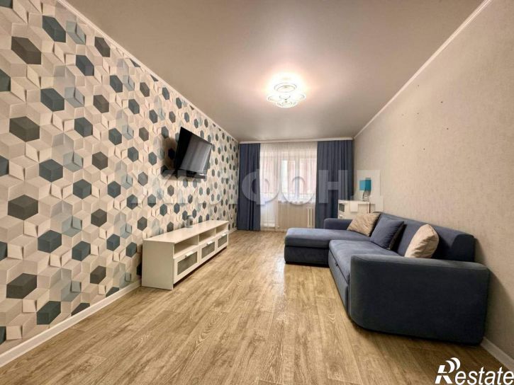 3-комн квартира Луговская улица, д.100