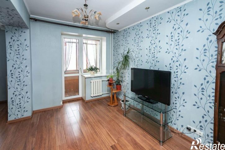 4-комн квартира ул Нахимова, 1,  д. 1