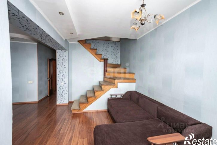 4-комн квартира ул Нахимова, 1,  д. 1