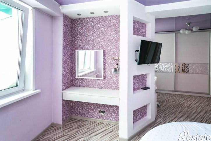 4-комн квартира ул Нахимова, 1,  д. 1