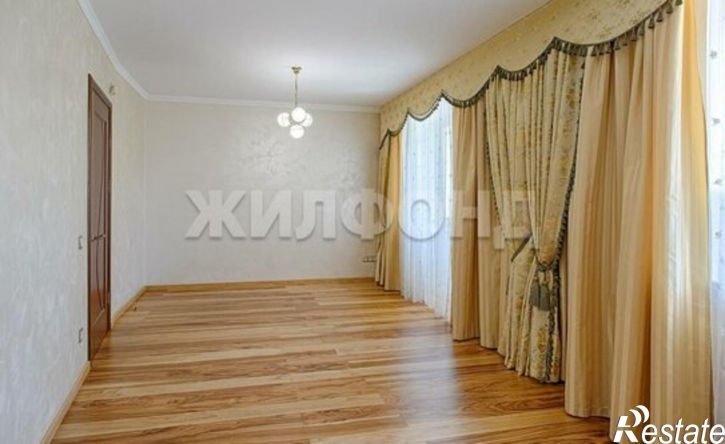 4-комн квартира ул Матросова, 50а,  д. 50а