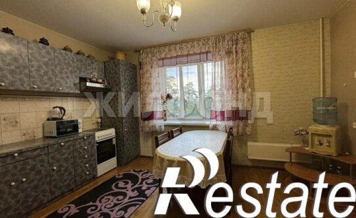 3-комн квартира улица Красный Сокол, 23,  д. 23