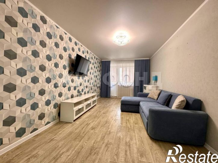 3-комн квартира Луговская улица, д.100