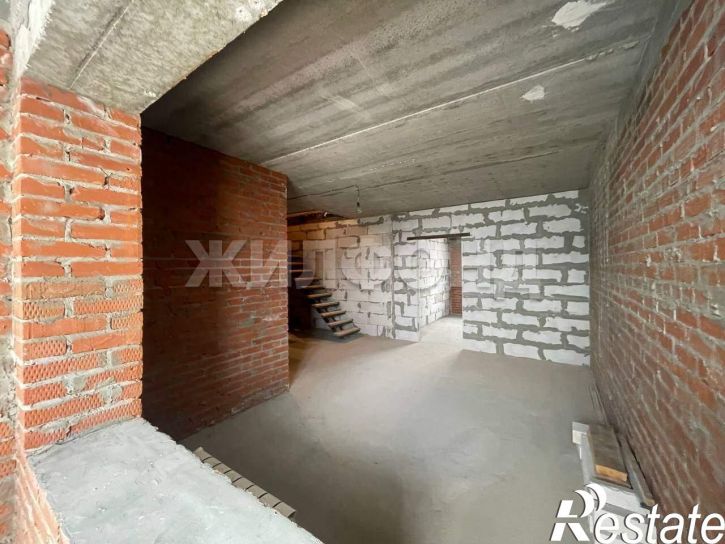 4-комн квартира К.Маркса улица, д.11