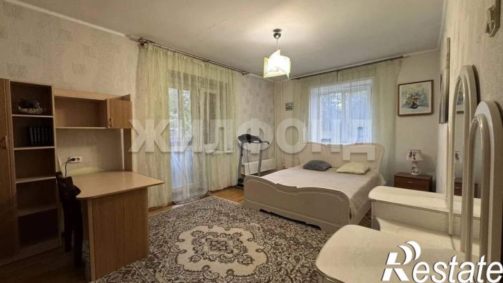 3-комн квартира Красный Сокол улица, д.23