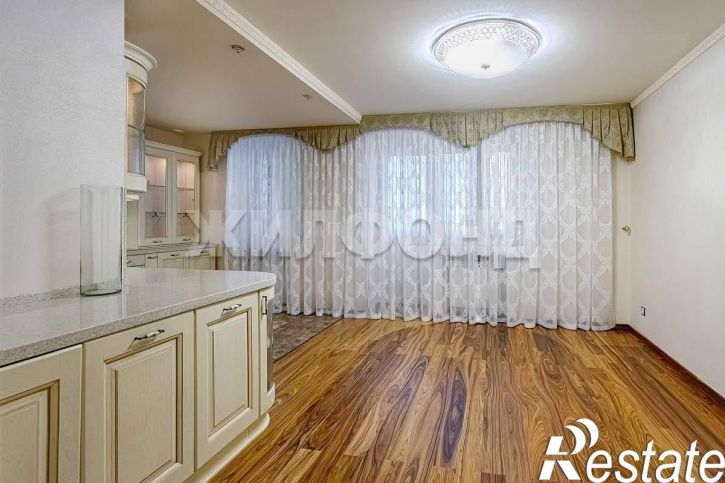 4-комн квартира Матросова улица, д.50а