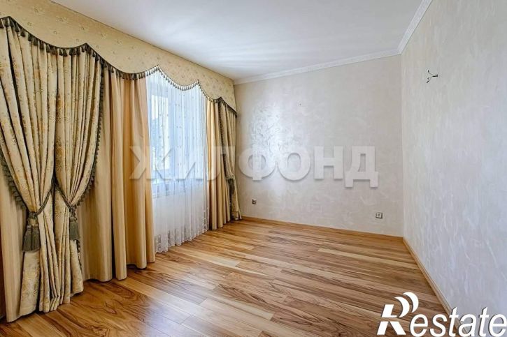 4-комн квартира Матросова улица, д.50а
