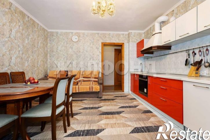 3-комн квартира Островского улица, д.64