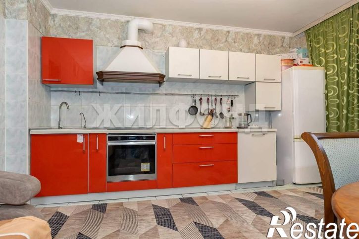 3-комн квартира Островского улица, д.64