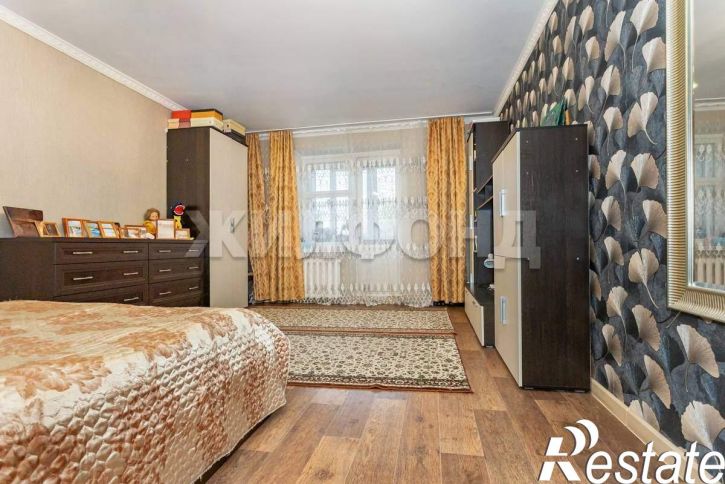 3-комн квартира Островского улица, д.64